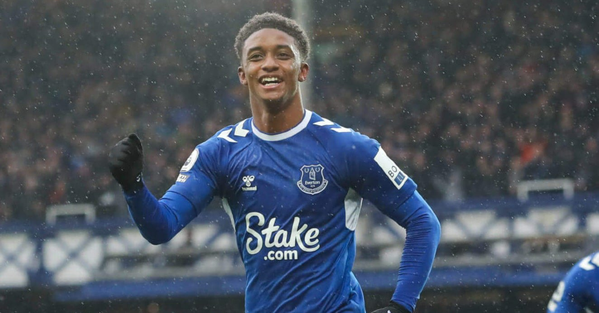 Fulham in talks to sign winger from Everton