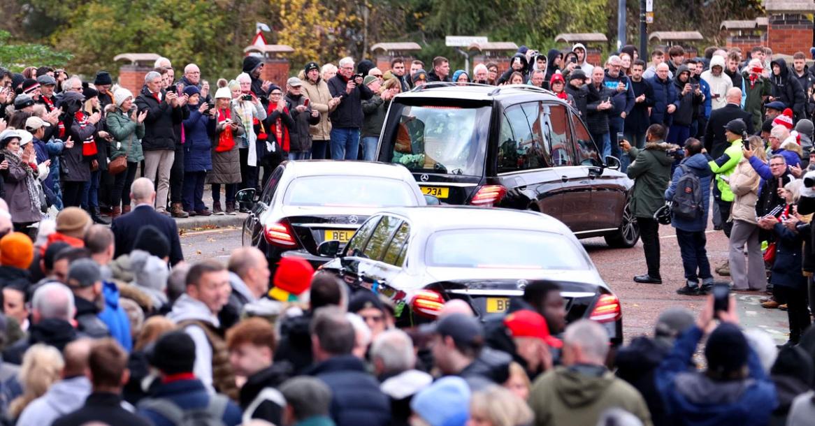 Final goodbye to Man United and England legend Sir Bobby Charlton