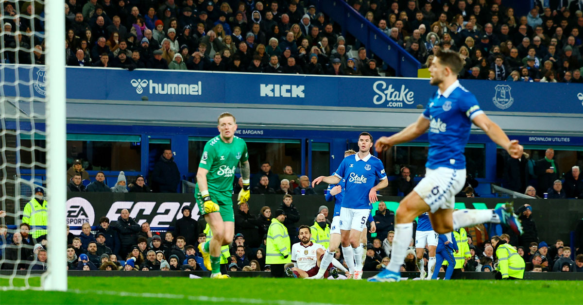 Man City back into Premier League’s top four